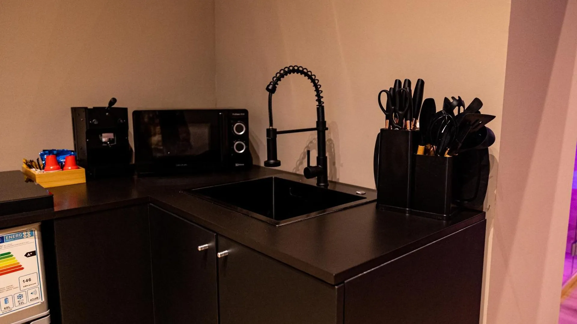 Hub Private Spa Palermo 0*,  Italy